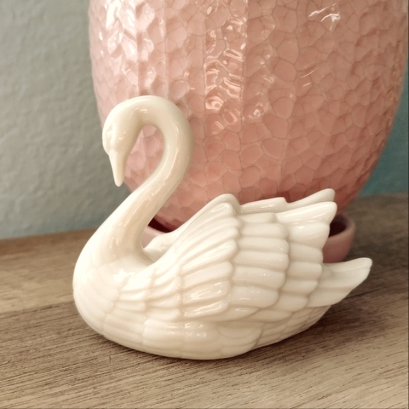 Lenox Swan Name Card Holder, Small Vintage Ivory Figurine - Picture 2 of 16
